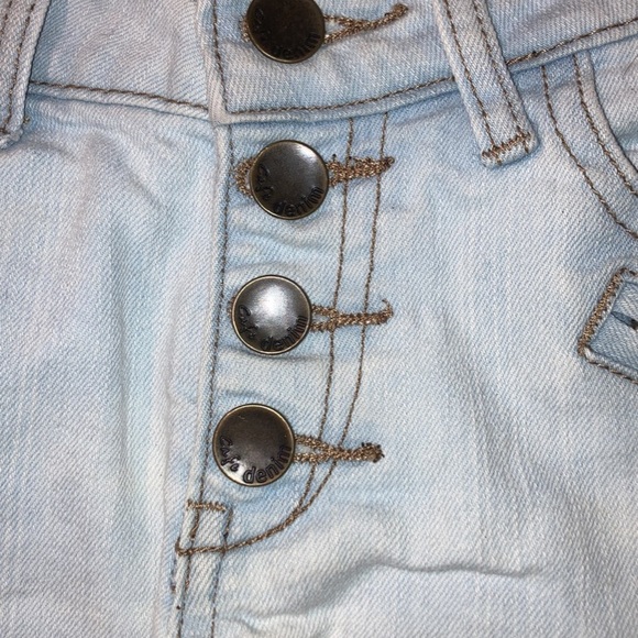 Cafe Denim shorts - Picture 3 of 4